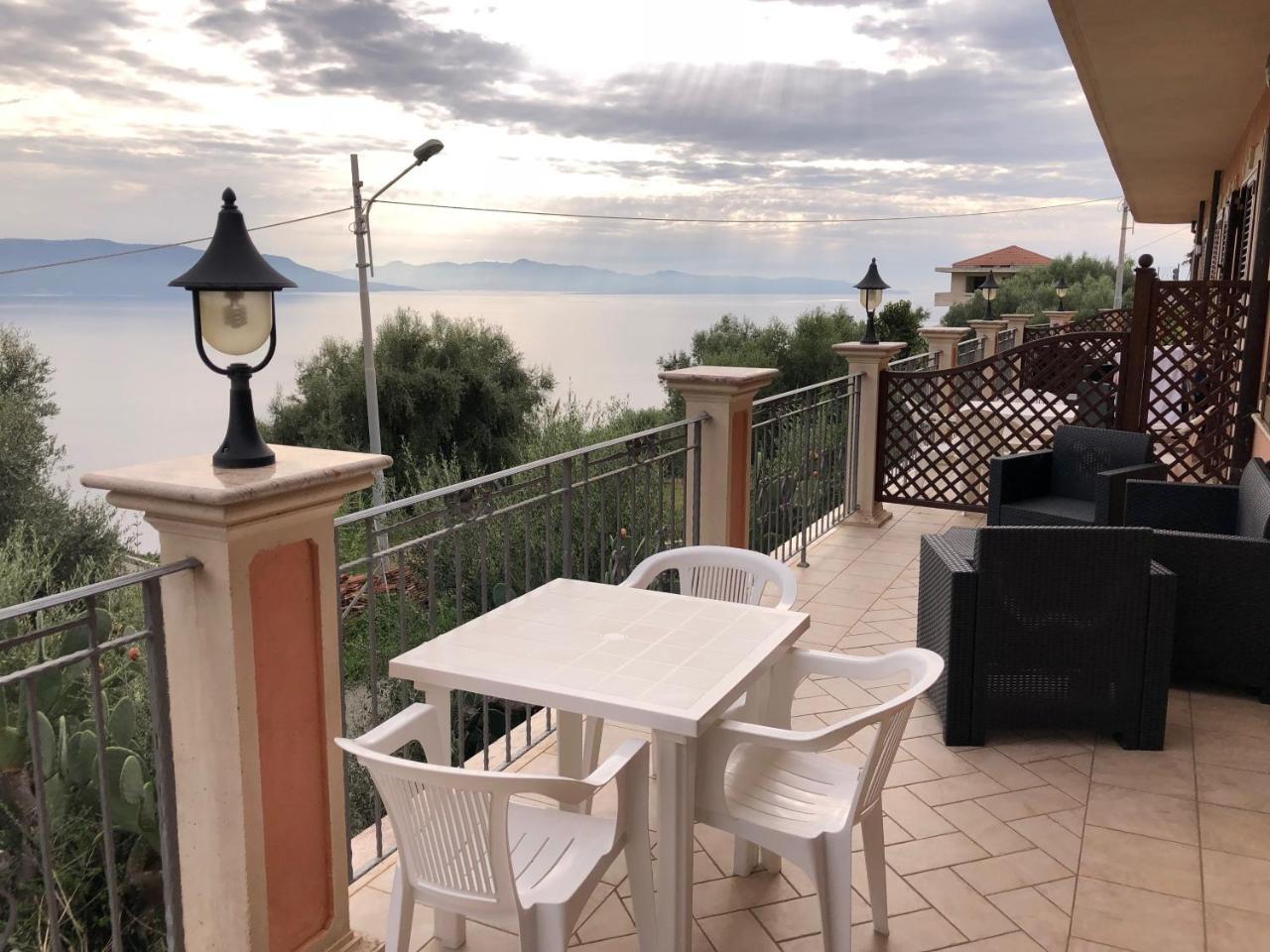 Appartement La Marinella à Palmi Extérieur photo